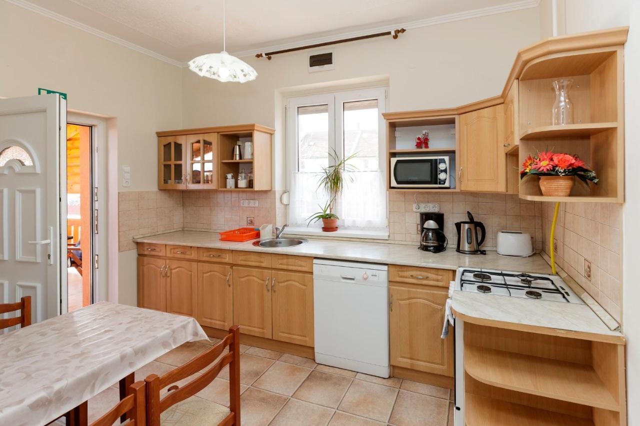 Almafa Apartmanhaz Eger Exteriér fotografie